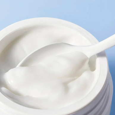 NUXE Crème Fraîche de Beauté Riche Peaux Sèches 50ml – Soins hydratants et nourrissants / Hydratants peaux sèches | NUXE - Visag